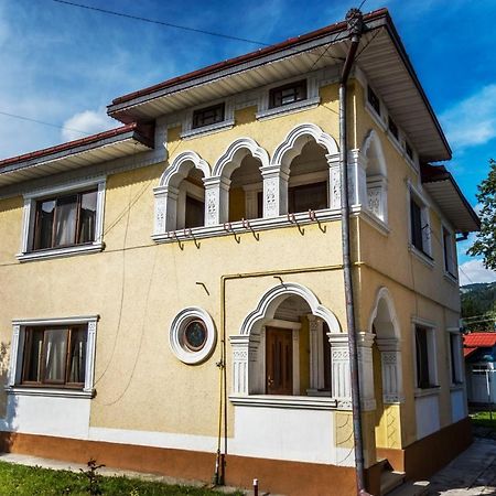 Casa Comfort Кимпулунг-Молдовенеск Екстер'єр фото